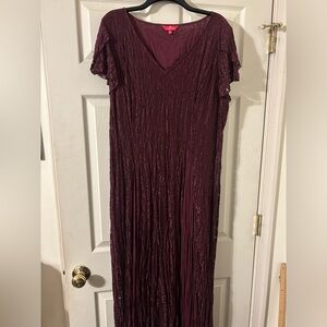 Size 16 Lacey look, mid calf dresz